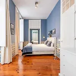 Апартаменты Guestready-classy In The Heart Of *