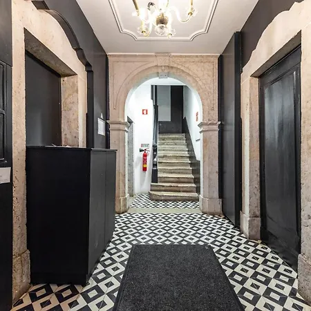 Апартаменты Guestready-classy In The Heart Of